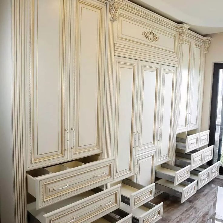 کمددیواری کلاسیک 8